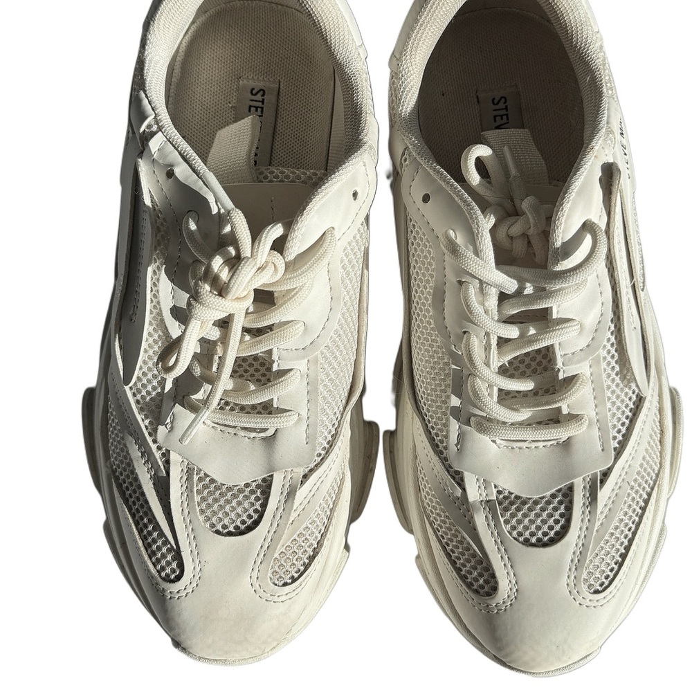 STEVE MADDEN SNEAKERS
